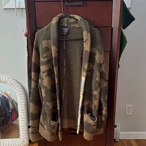 Abercrombie and Fitch Camouflage Cardigan Sweater XL Excellent Cond.